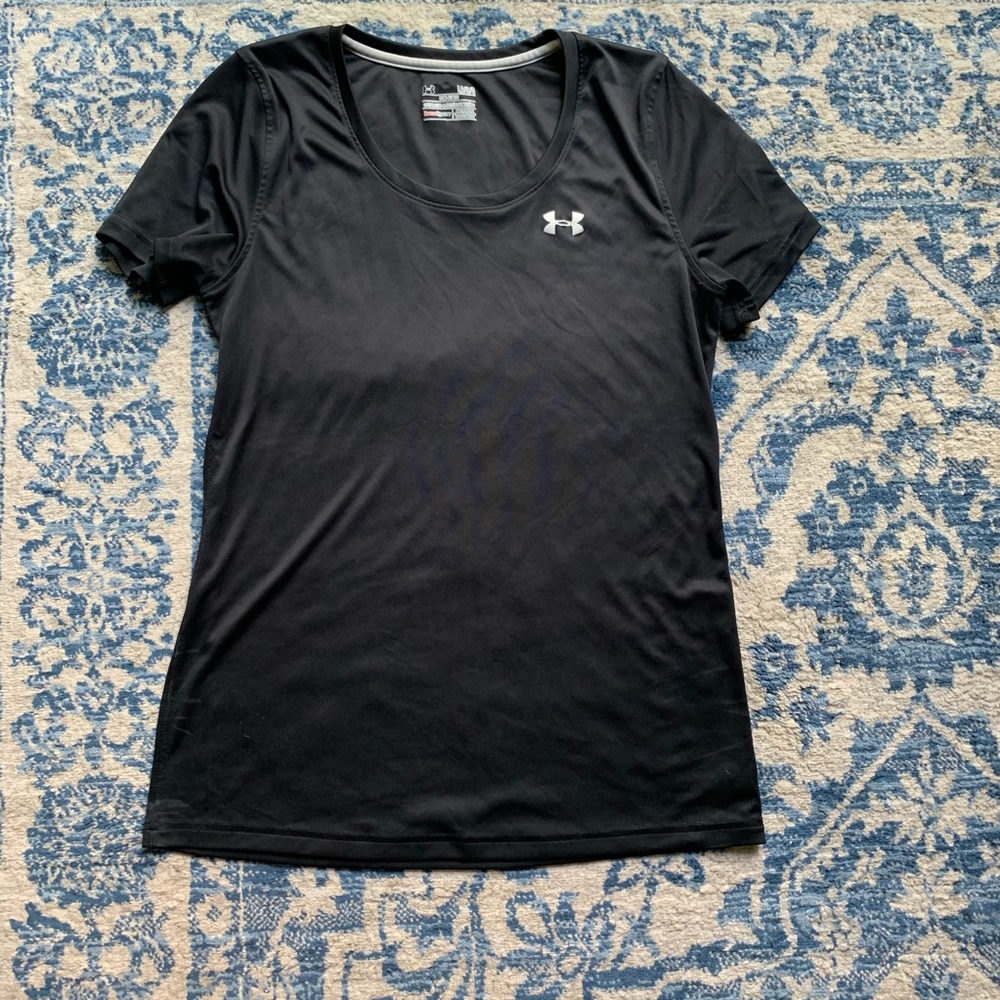 Women’s under armor workout Tee